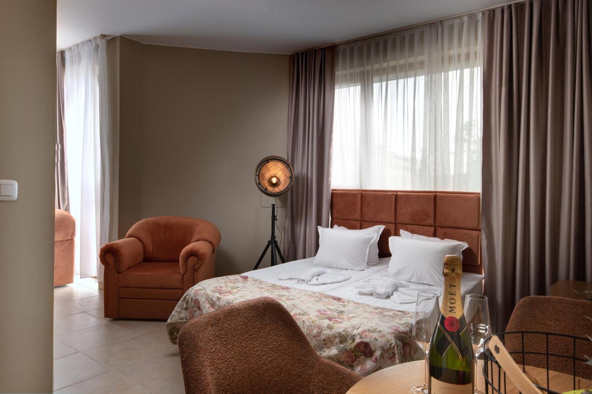Hotel Avenue Sunny Beach Buitenkant foto