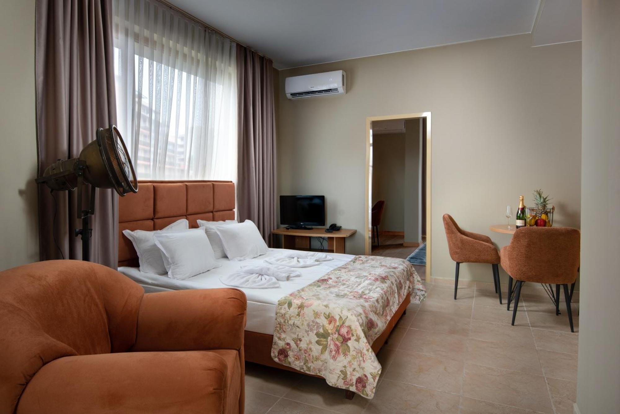 Hotel Avenue Sunny Beach Buitenkant foto